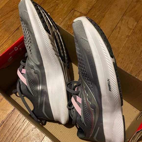 Saucony Gray and Pink Athletic Shoes - Picture 9 of 9